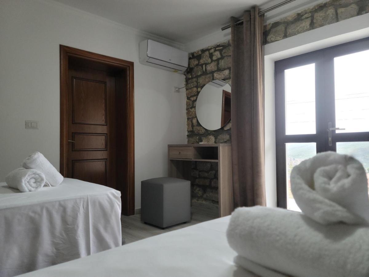 בראט G&K Garden Hotel מראה חיצוני תמונה