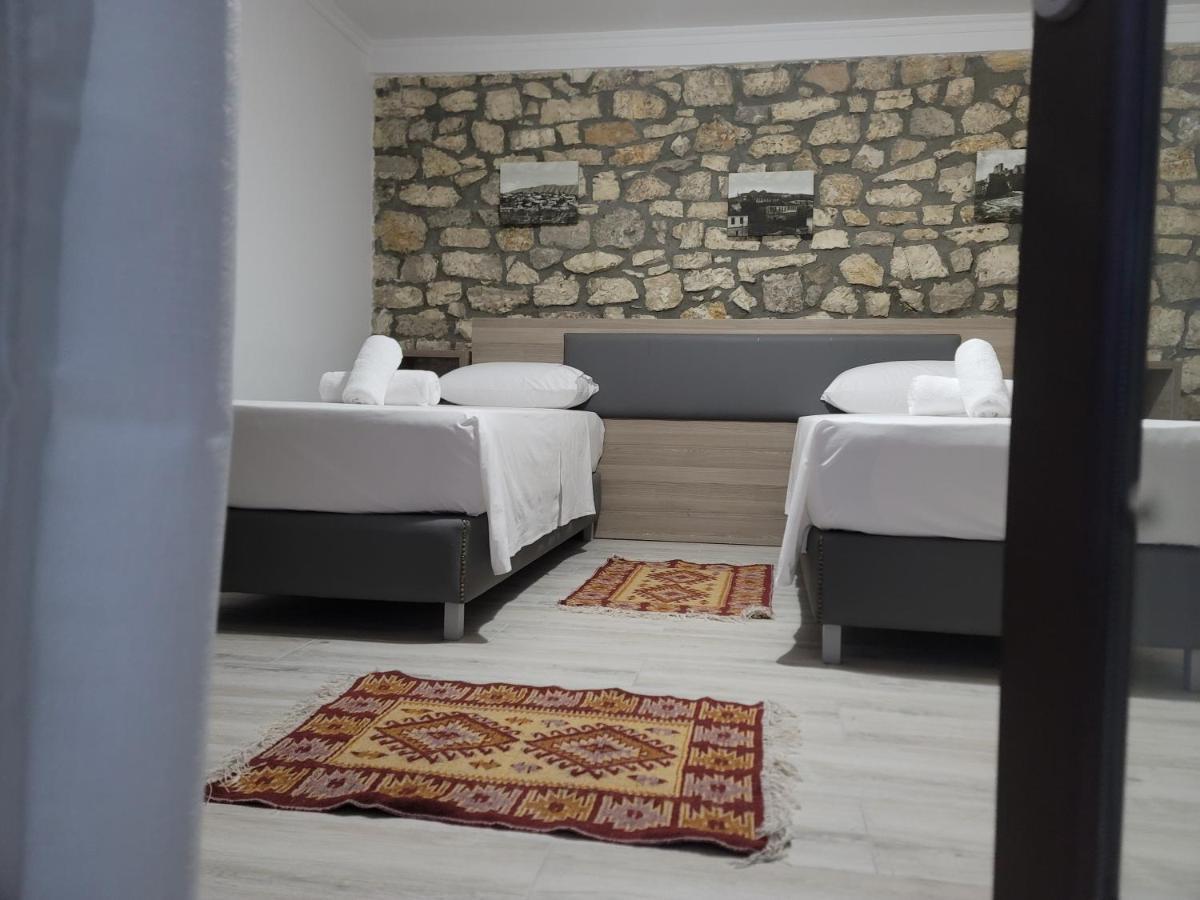 בראט G&K Garden Hotel מראה חיצוני תמונה