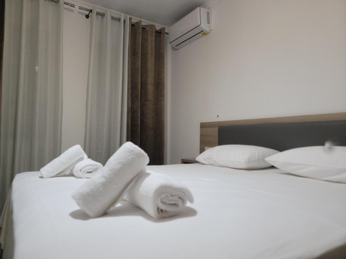 בראט G&K Garden Hotel מראה חיצוני תמונה