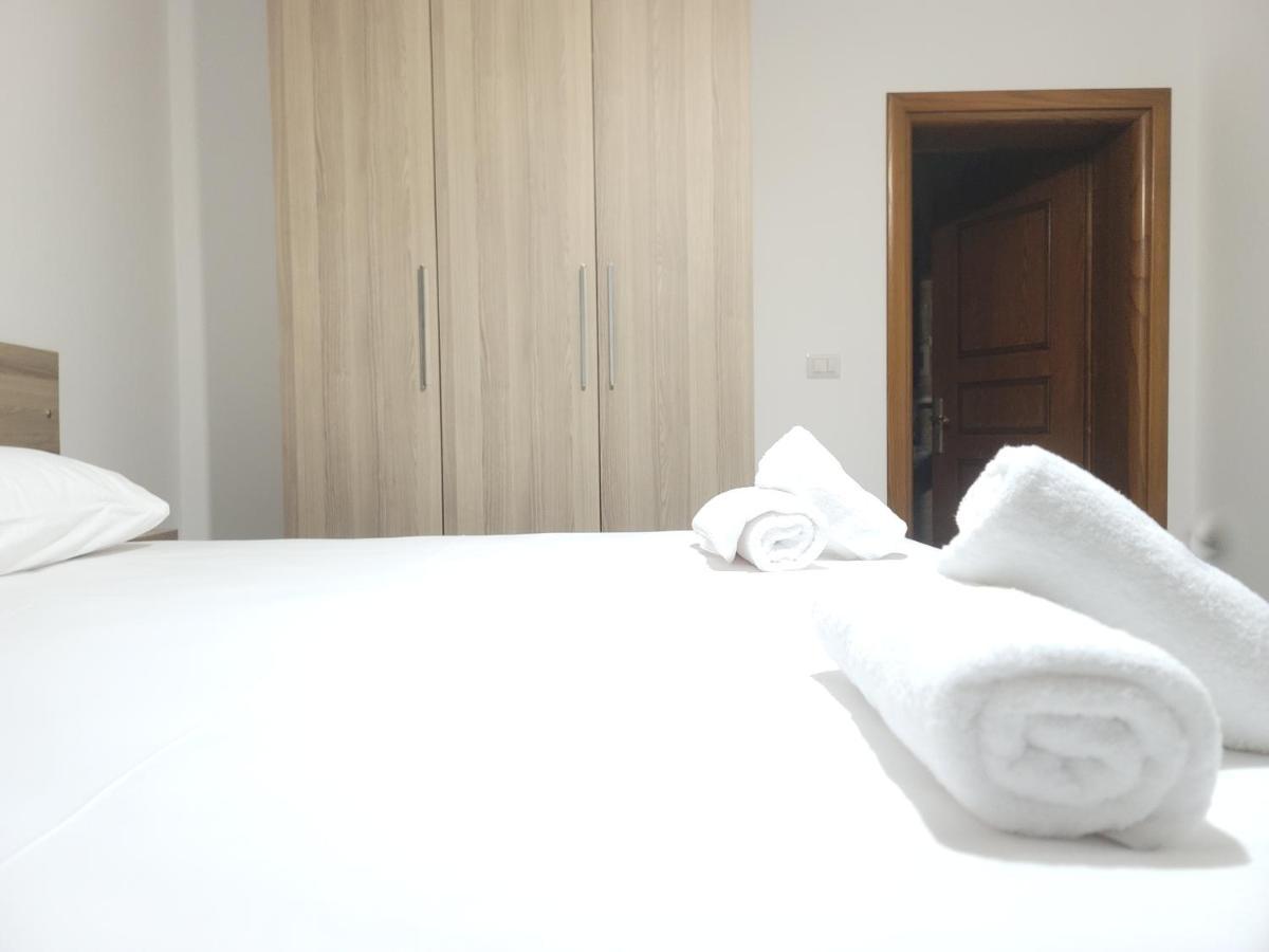 בראט G&K Garden Hotel מראה חיצוני תמונה